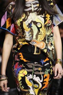 Details Christian Dior , Details Dior Fall 2018 Ready-to-Wear , Детали показа Кристиан Диор , Детали показа Диор осень зима 2018 , Fashion show , неделя моды в Париже , PFW , Мария Грация Кьюри , Mainstyles